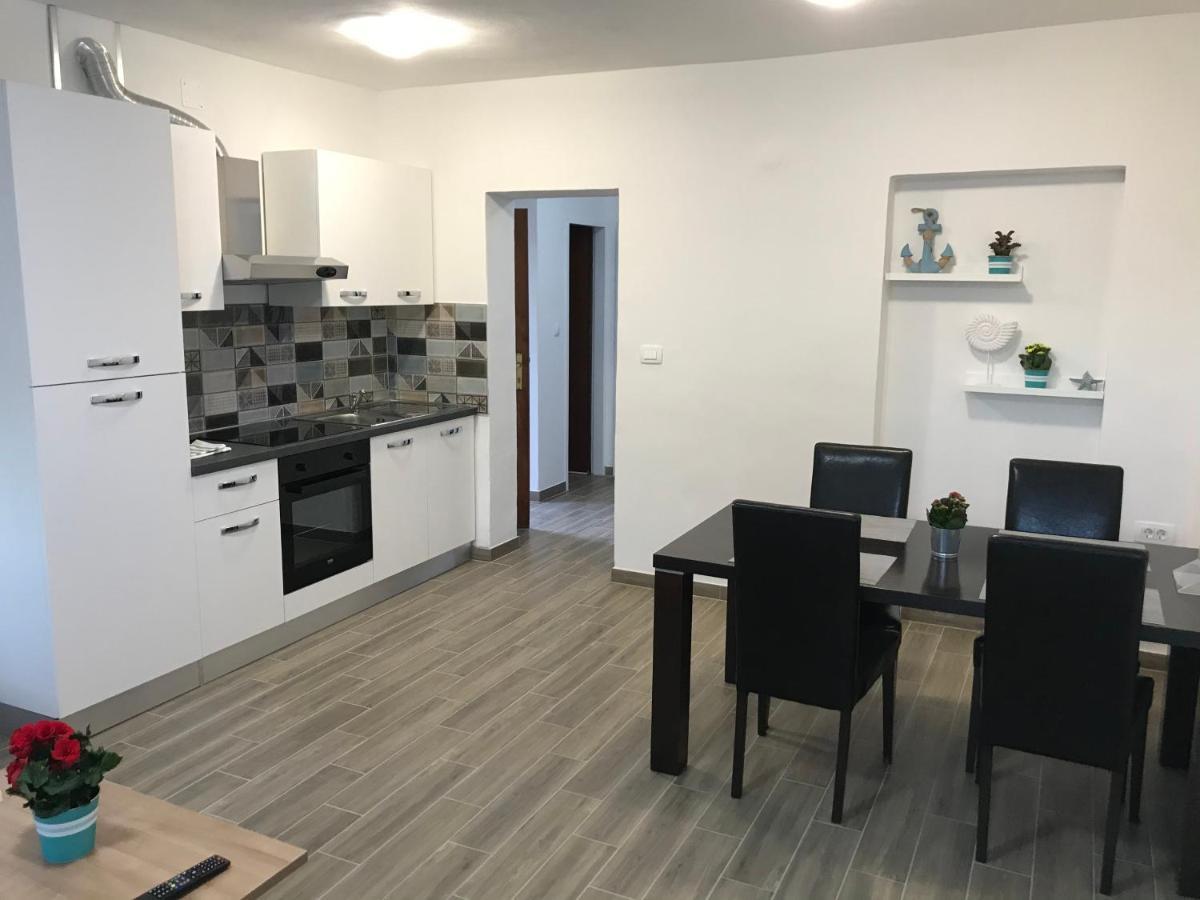 Apartments Lena バスカ エクステリア 写真
